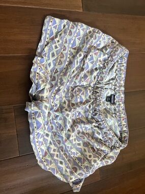 Patagonia baggies 2 1/2 size med  Patterned Elastic Waist Shorts